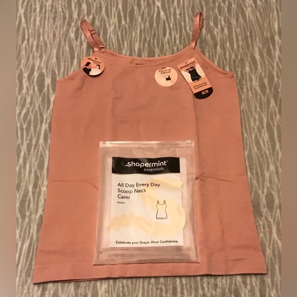 🌸🌸 Shapermint Essentials All Day Every Day Scoop Neck Cami 🌸🌸 - Picture 1 of 5